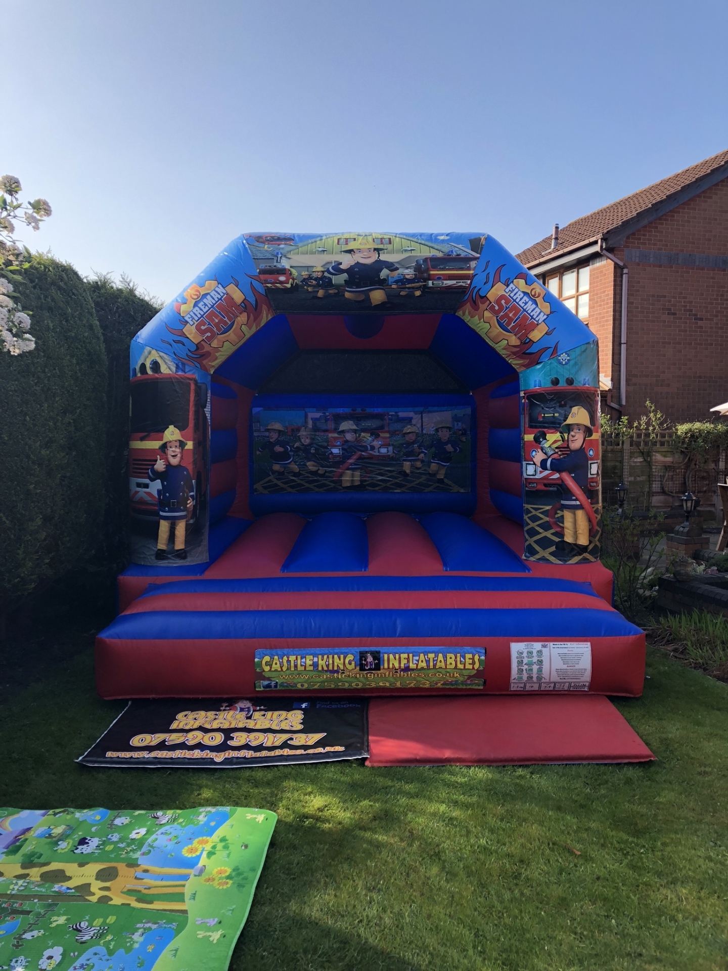 childrens bouncy castle hire widnes runcorn st helens wigan leigh liverpool manchester cheshire warrington castle king inflatables widnes - fortnite bouncy castle liverpool