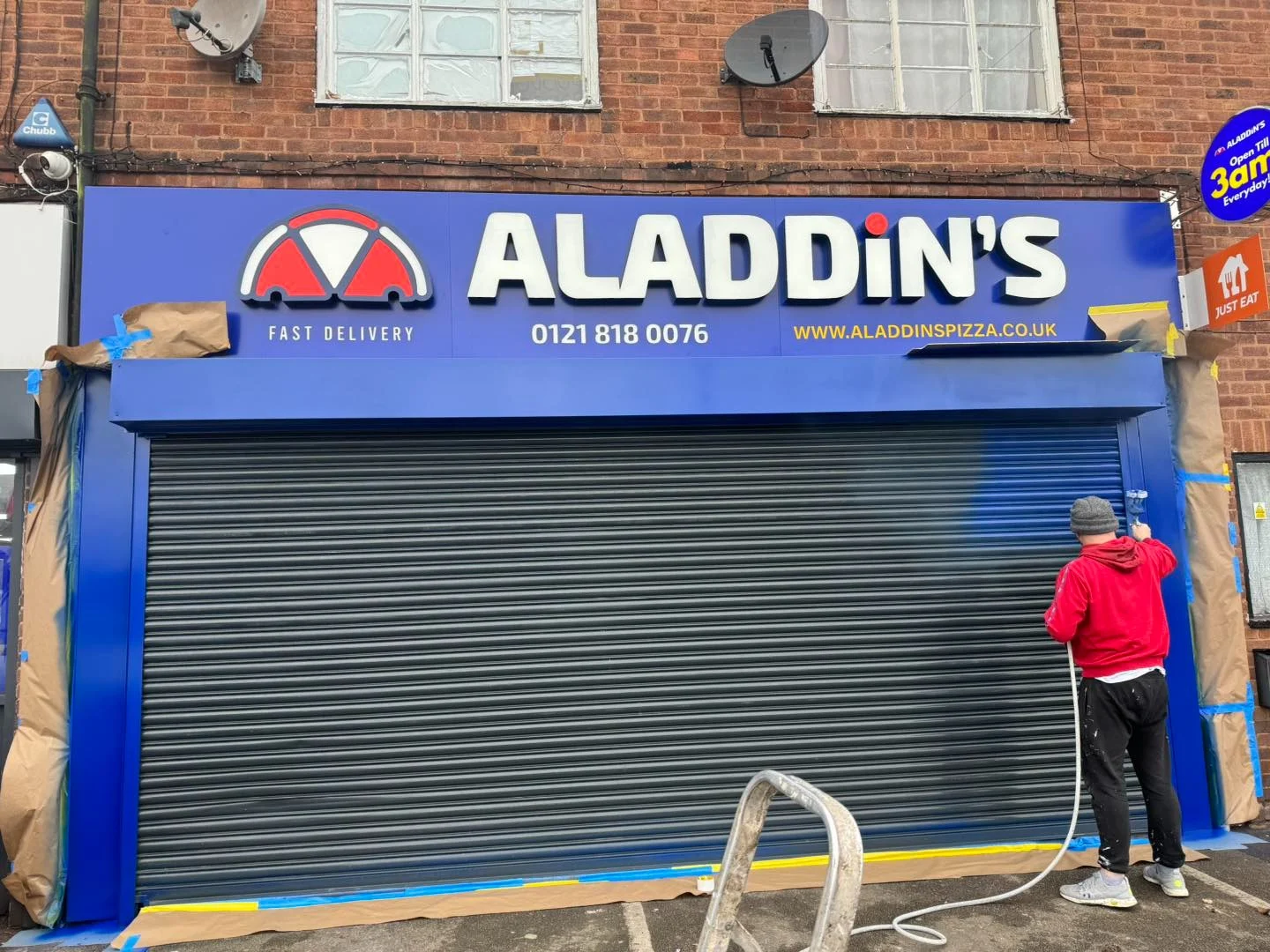 How Shop Front Spraying Improves Kerb Appeal