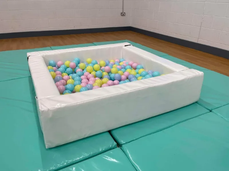 White Foam Ball Pool 4ft For Weddings Soft Play and Inflatable