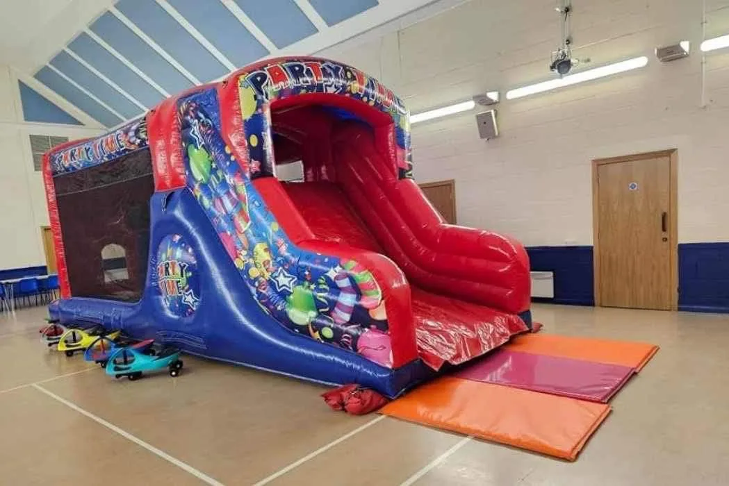 Fun Run Building 29ft X 10ft Fun Run - DSH Leisure