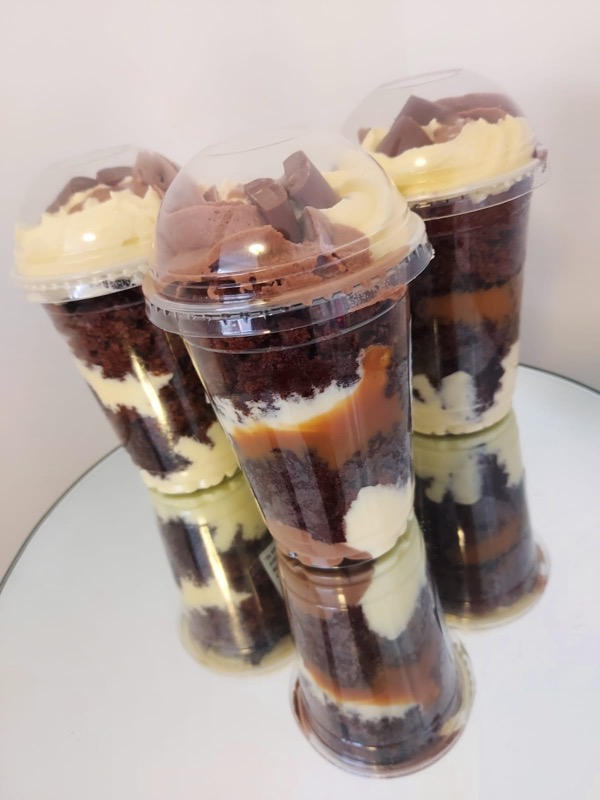 Daim Cake Pot Cakes by Andrea