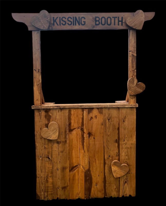 Kissing Booths - Dreamtime Events Angus, Dundee & South Aberdeenshire