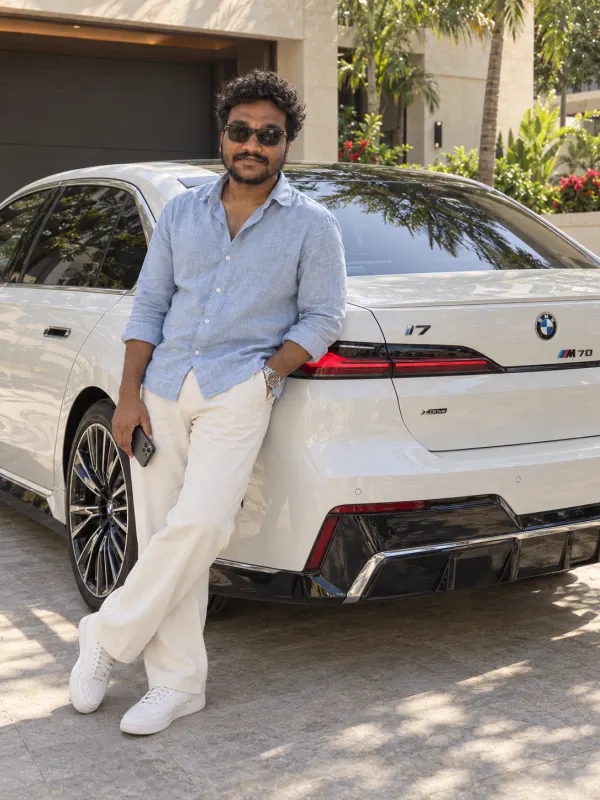 BMW i7 M70 White Car Photo Editing Prompt for Men