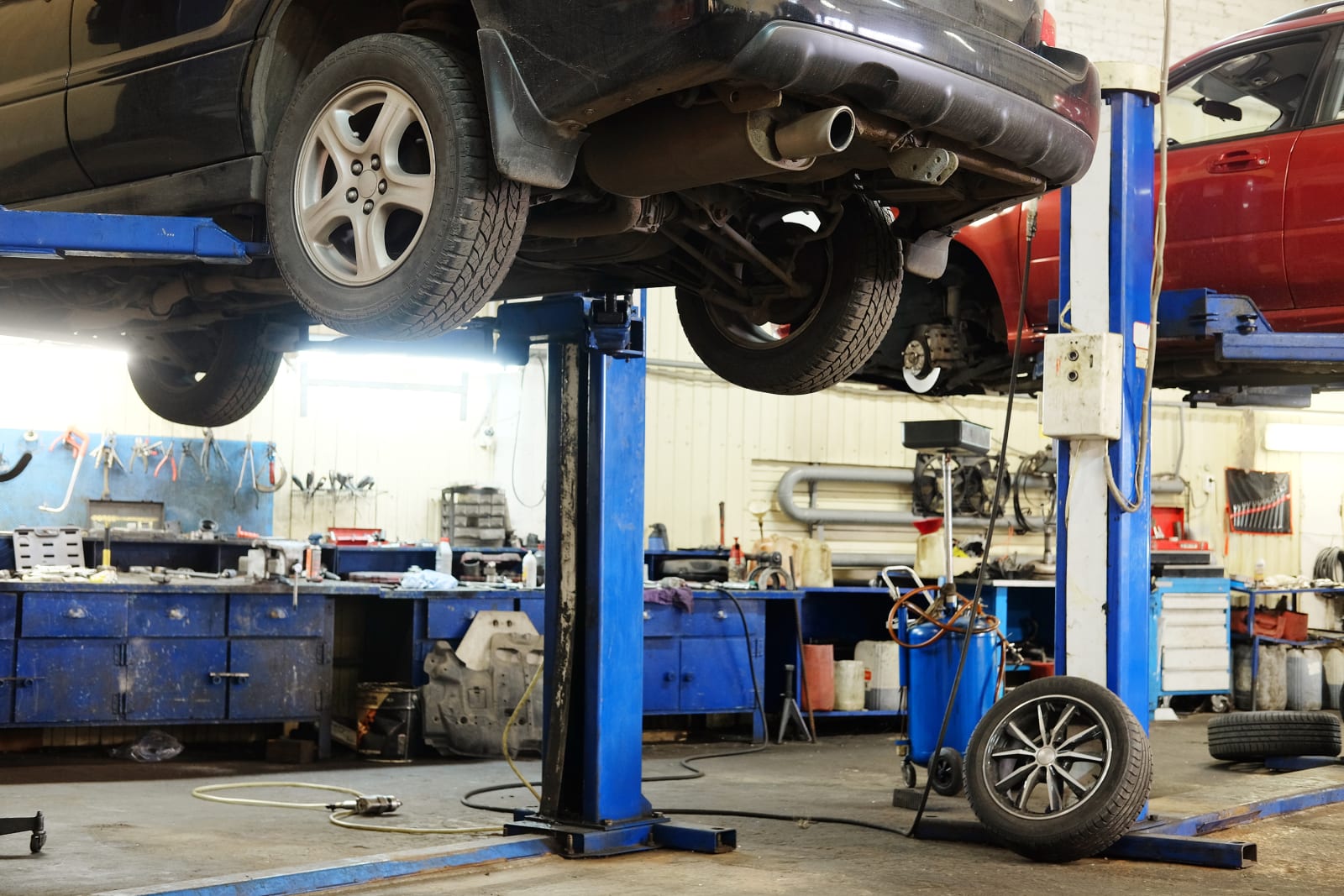 Auto repair shop in Miami Florida protected by garage liability insurance from Tammy Insurance Agency