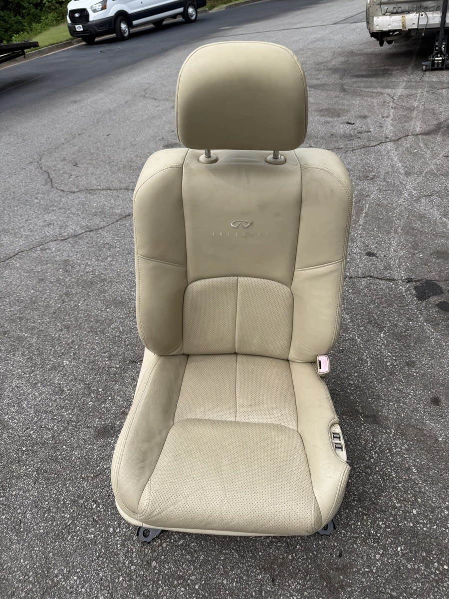 Infiniti G35 Sedan Seat