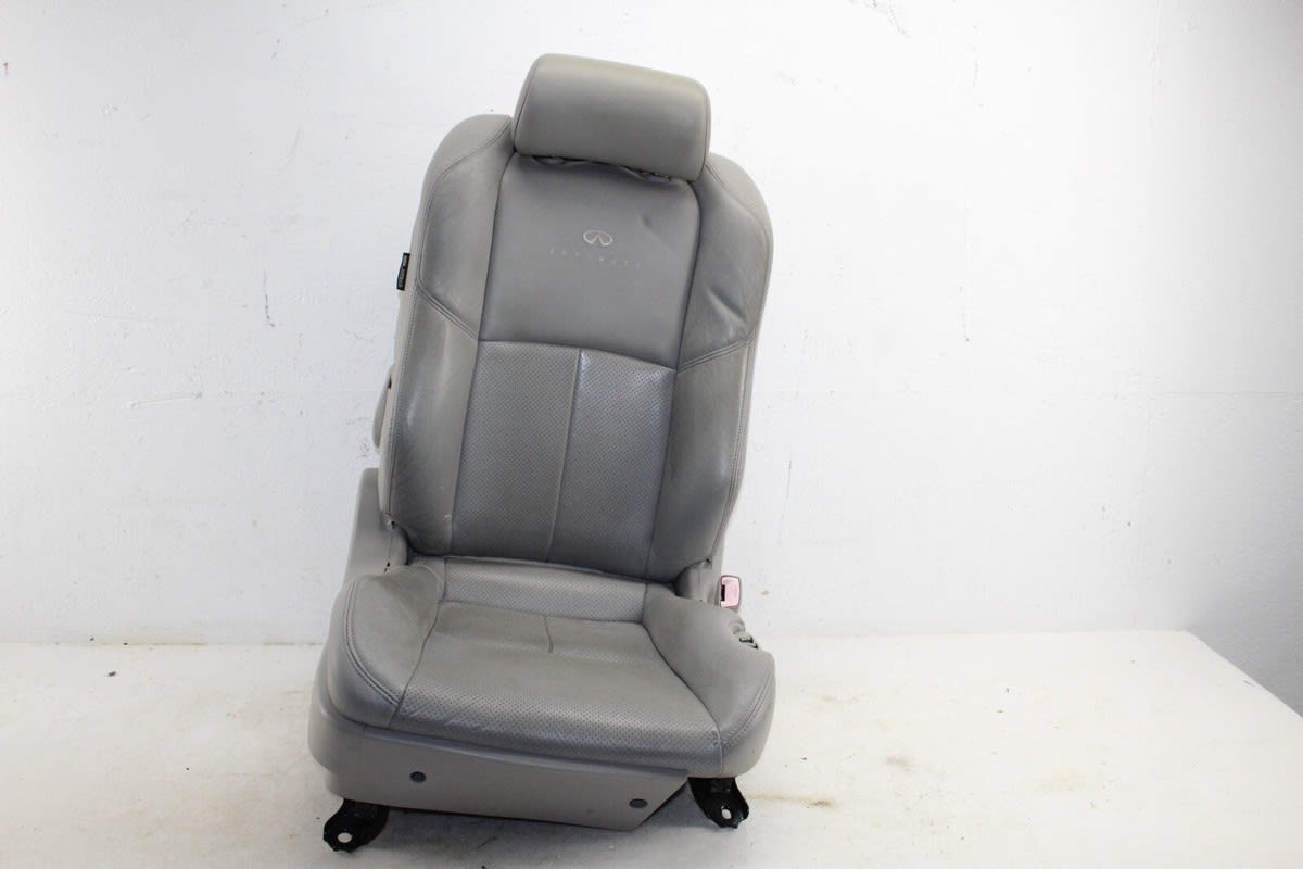 Infiniti G35 Coupe Front Right Seat 