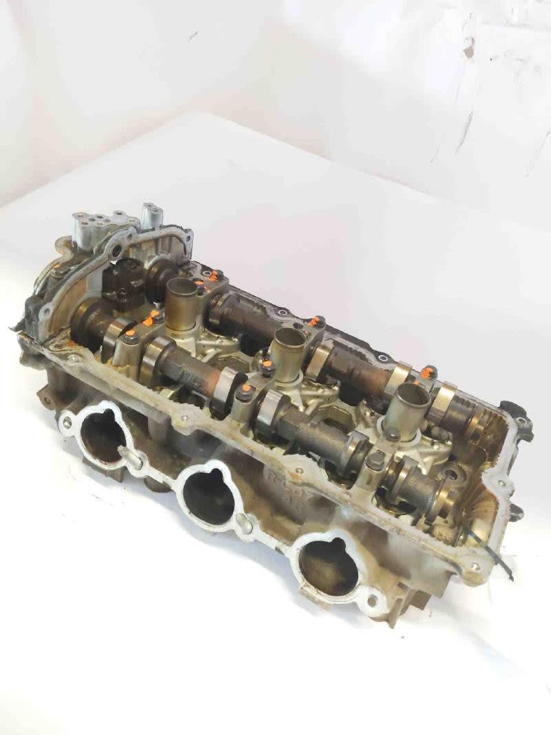 INFINITI G35 Cylinder Head