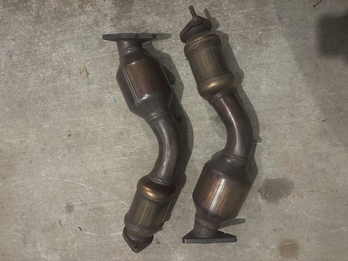 OEM 2010 Infiniti G37 Coupe Catalytic Converters Pair Factory Cats VQ37VHR