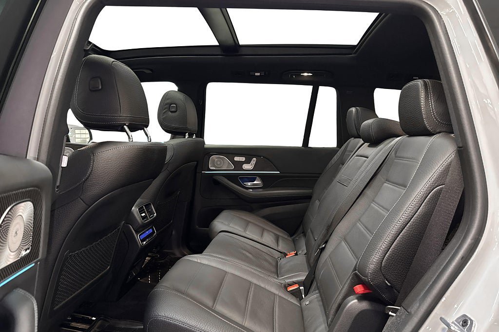 Mercedes GLS tour image 3
