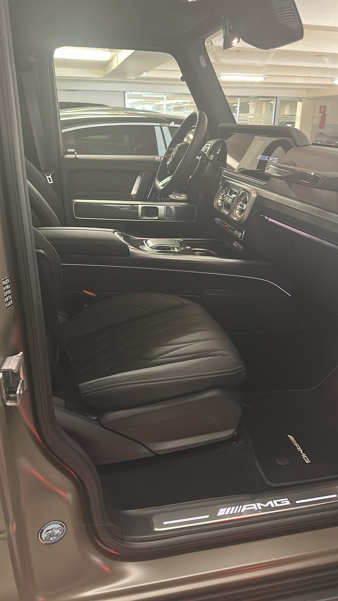 Mercedes G-Class tour image 2
