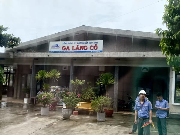 Lăng Cô Station