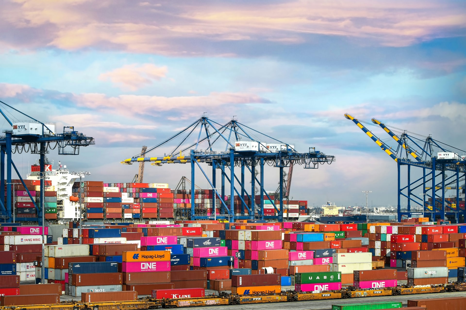 Export Distribution Hub