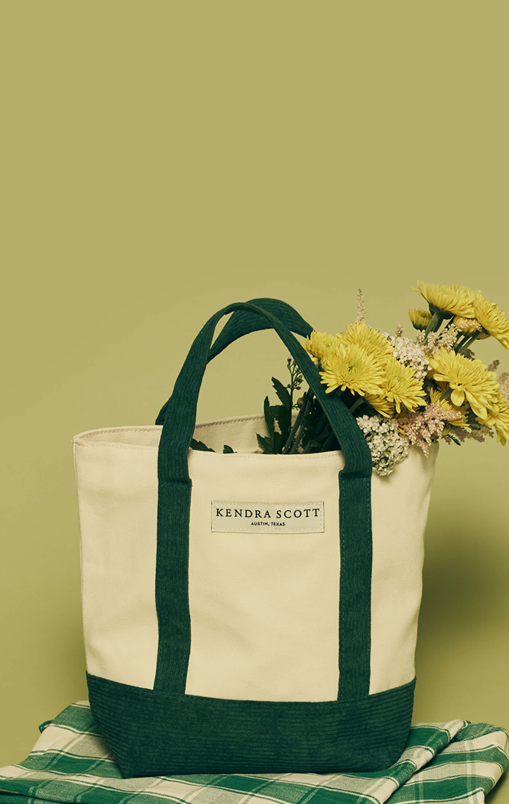 Kendra Scott In-Store Gift with Purchase