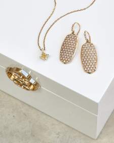 20th Anniversary Dira 14k Yellow Gold Cushion Cut Pendant Necklace in Yellow Lab Grown Diamond