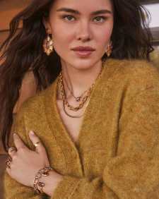 Noble Horseshoe Link and Chain Bracelet 