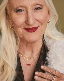 Elisa Gold Pendant Necklace 