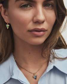 Oleana Gold Short Pendant Necklace 