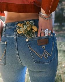 Wrangler® x Yellow Rose by Kendra Scott Mid Rise Boot Cut