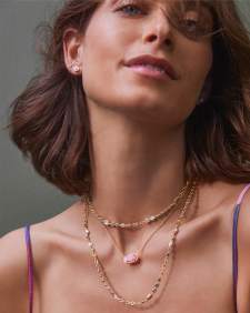 Elisa Gold Short Pendant Necklace