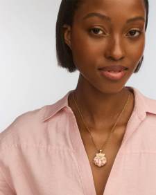 Lucia Shell Vintage Gold Short Pendant Necklace
