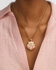 Lucia Shell Vintage Gold Short Pendant Necklace
