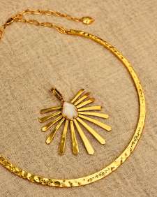 Starla Vintage Gold Collar Necklace