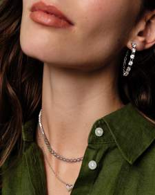 Framed Ari Heart Short Pendant Necklace