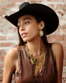 Shera Vintage Gold Short Pendant Necklace in Golden Obsidian