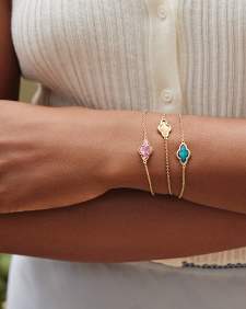 Framed Abbie Gold Delicate Chain Bracelet in Light Burgundy Illusion