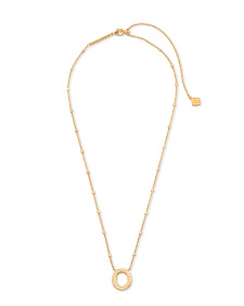 Letter O Pendant Necklace in Gold