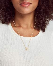 Dira Pendant Necklace