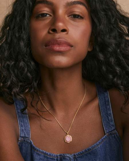 Davis 18k Gold Vermeil Etch Frame Short Pendant Necklace in Pale Pink Thulite