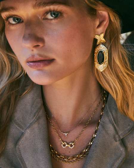 Diamond Accent 14k Yellow Gold Longhorn Necklace in White Diamond