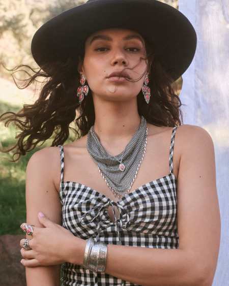 Tedi Short Pendant Necklace