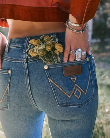 Wrangler® x Yellow Rose by Kendra Scott Mid Rise Boot Cut