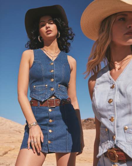 Wrangler® x Yellow Rose by Kendra Scott 70's Fitted Denim Skirt