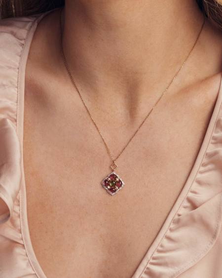 0.24 ct Heirloom Dira 14k Yellow Gold Short Pendant Necklace