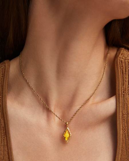 Adeline Vintage Gold Short Pendant Necklace