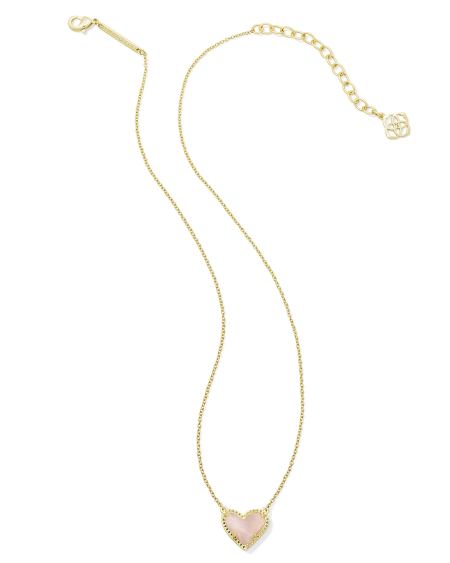 Ari Heart Gold Pendant Necklace in Rose Quartz