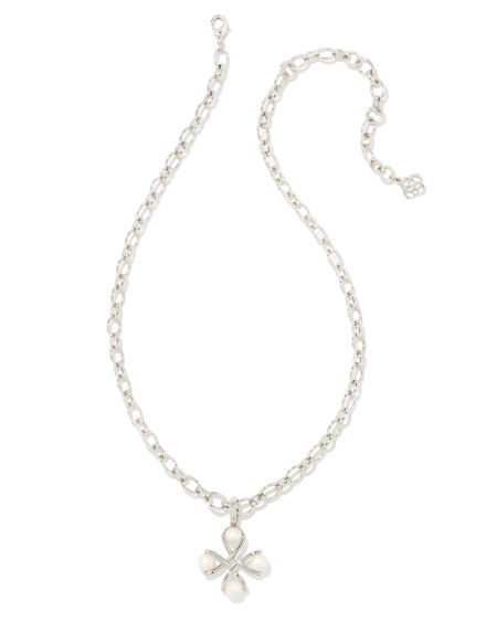 Everleigh Silver Pearl Pendant Necklace in Freshwater Cultured Pearl