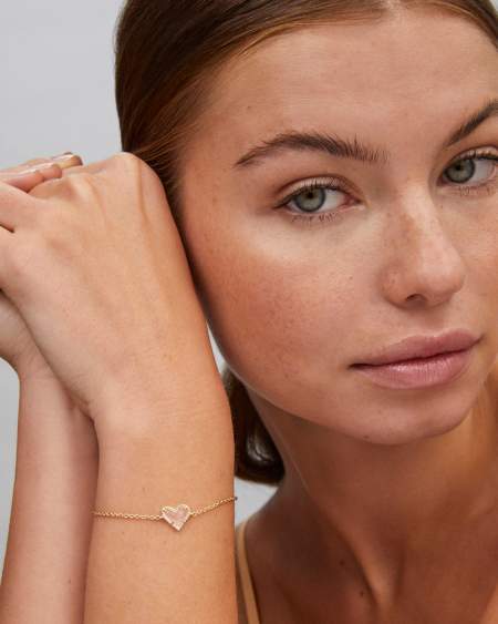 Ari Heart Gold Chain Bracelet in Rose Quartz