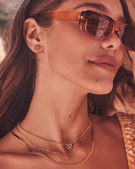 Kelly Short Pendant Necklace