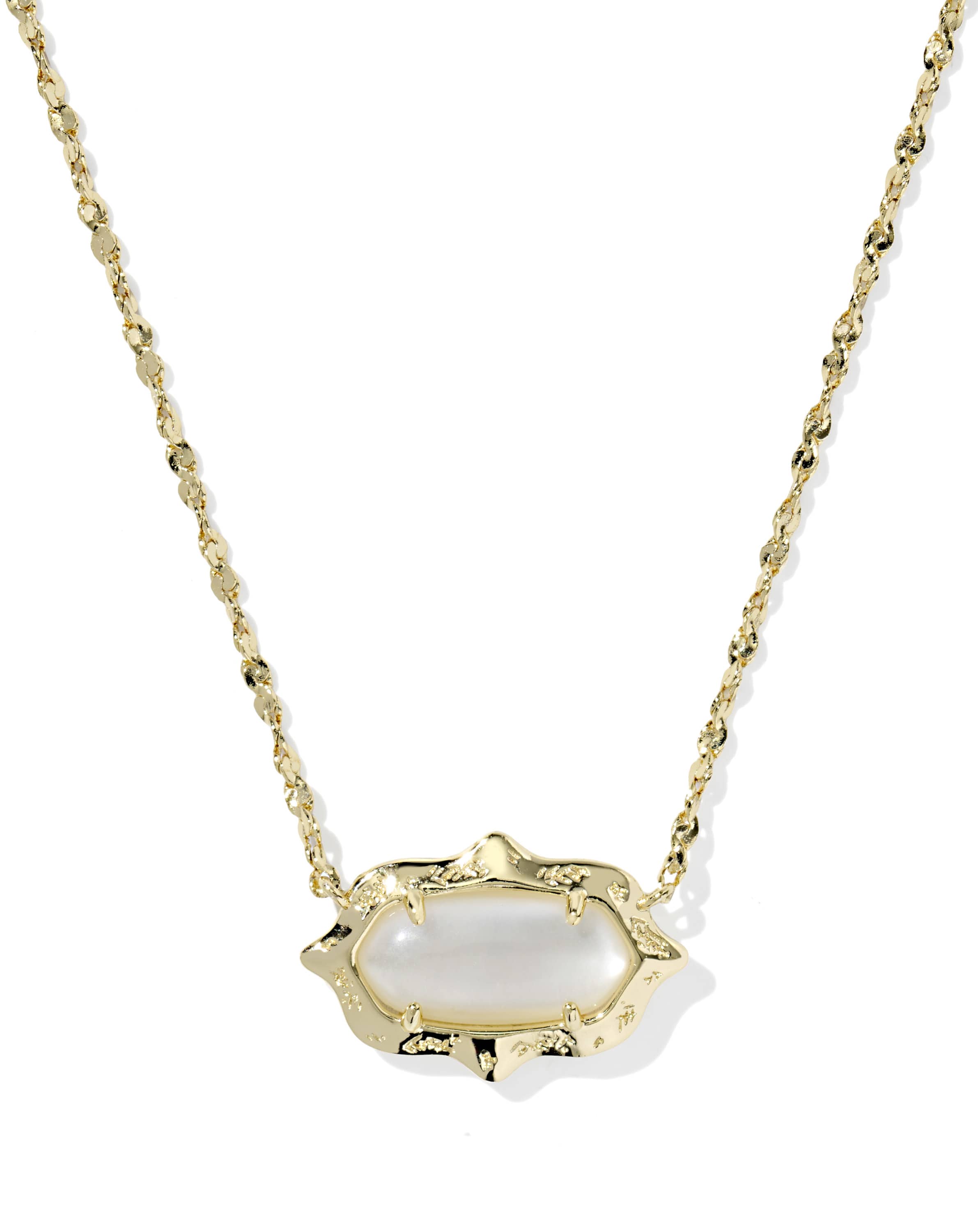 Elisa Scallop Frame Gold Short Pendant Necklace