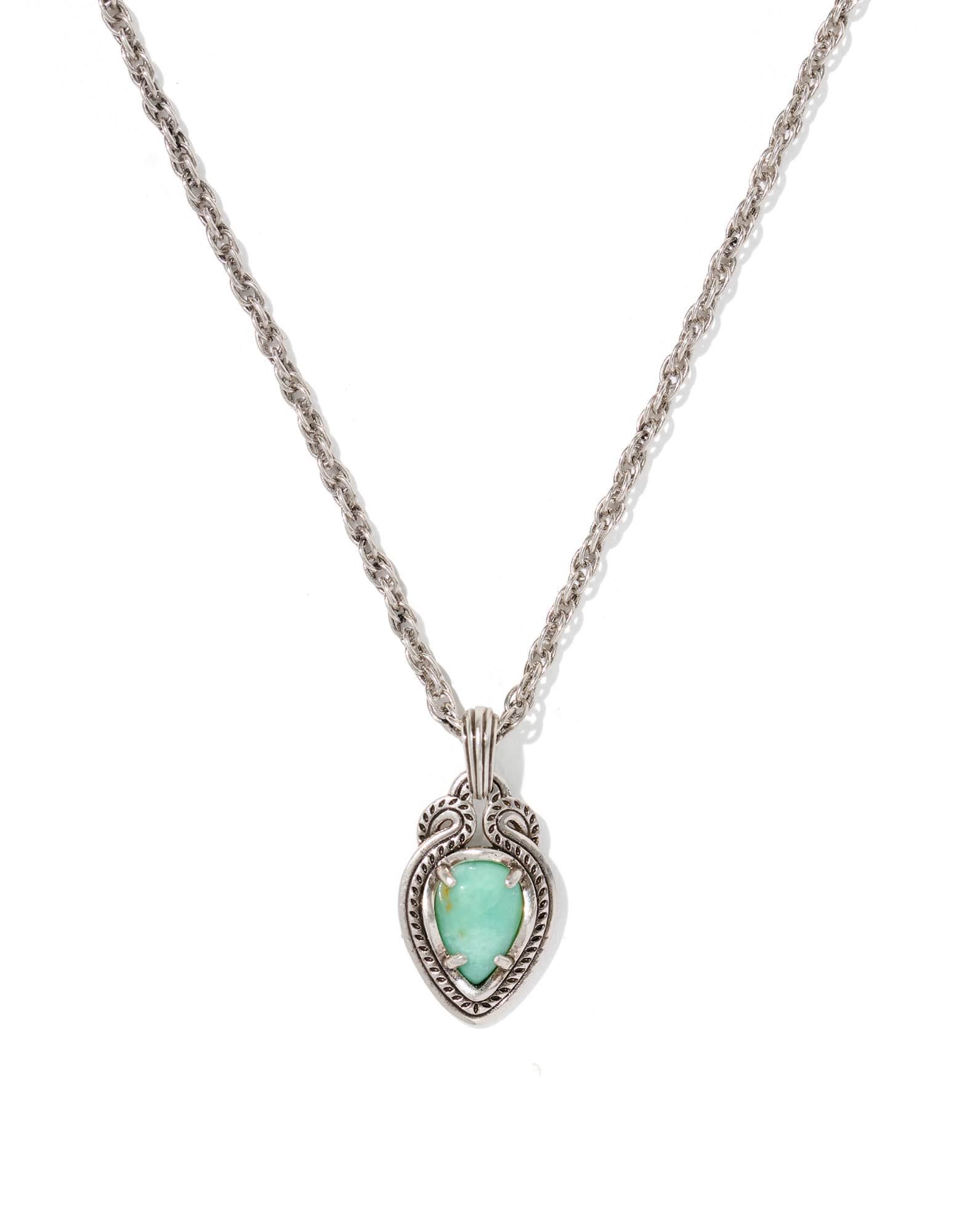 Tedi Vintage Silver Short Pendant Necklace