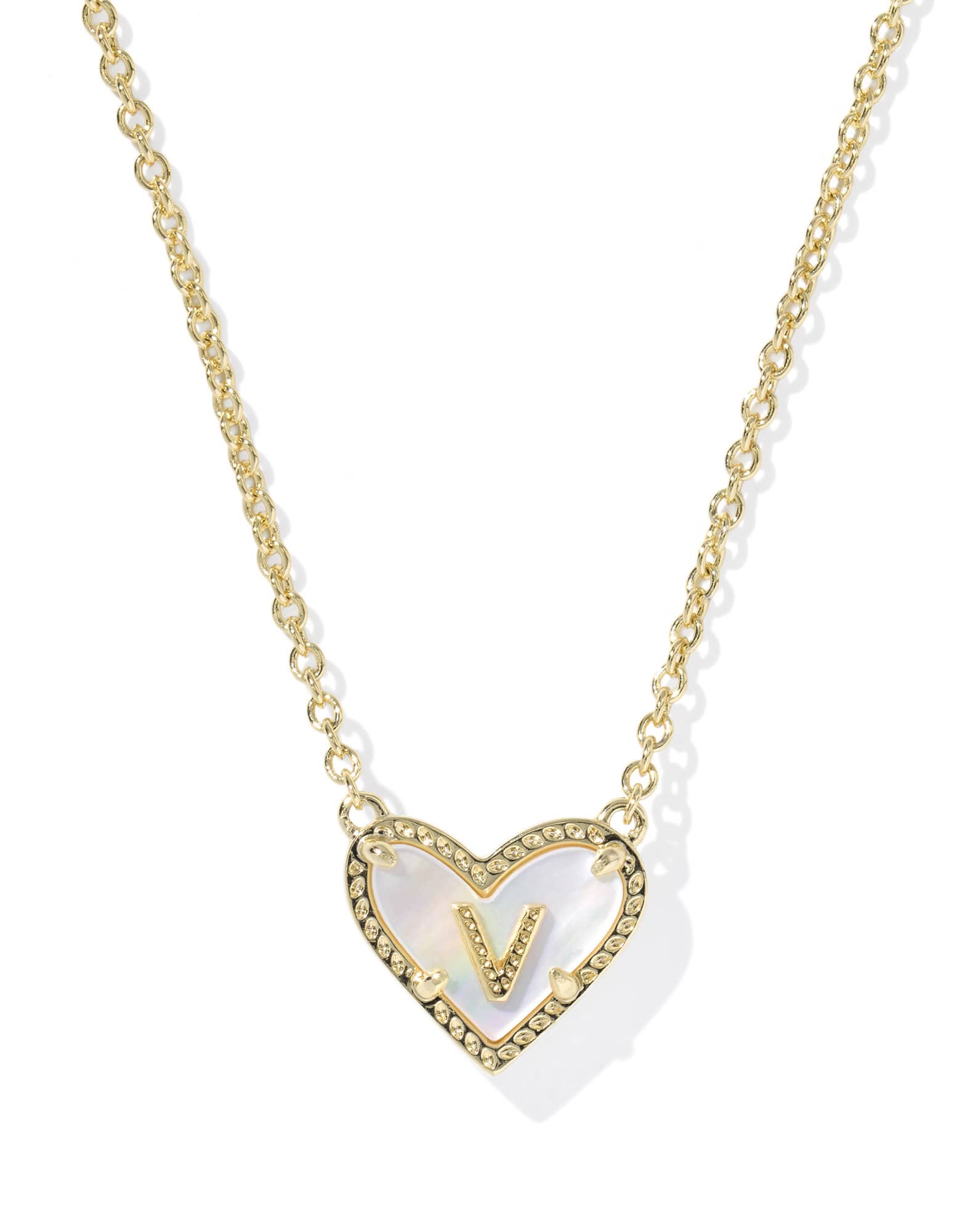 Ari Heart Letter V Gold Short Pendant Necklace