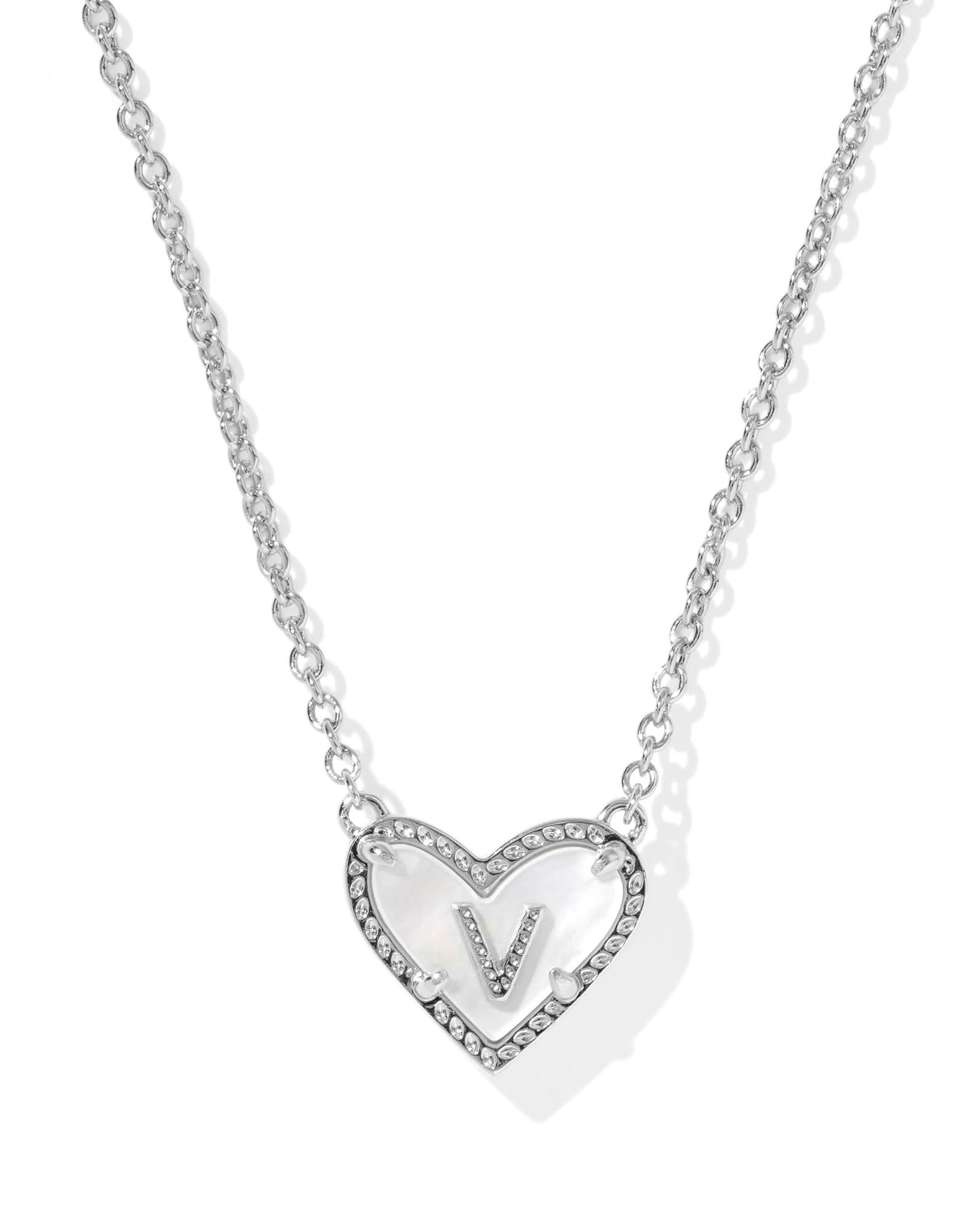 Ari Heart Letter V Silver Short Pendant Necklace