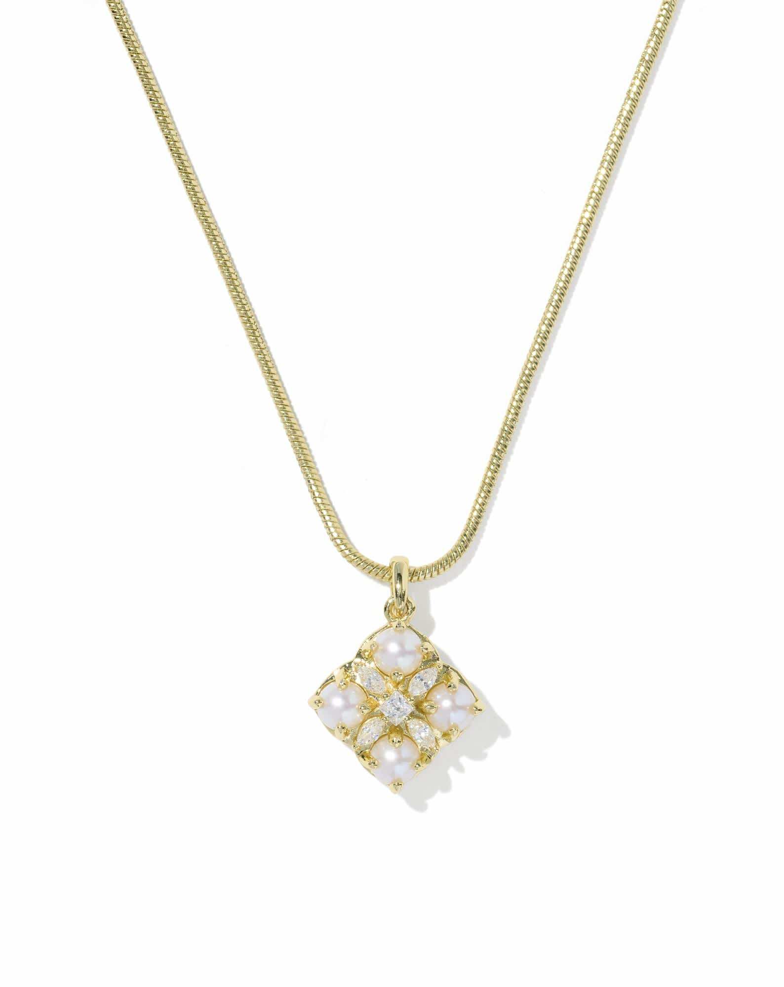 Dira Pearl Gold Short Pendant Necklace
