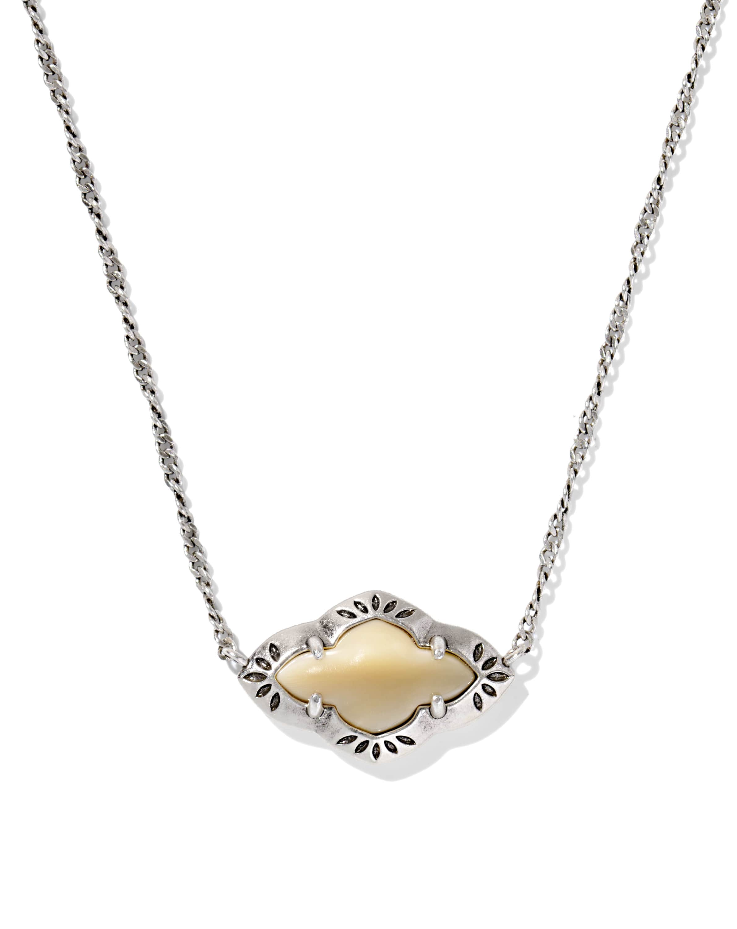 Abbie Vintage Silver Etch Frame Short Pendant Necklace