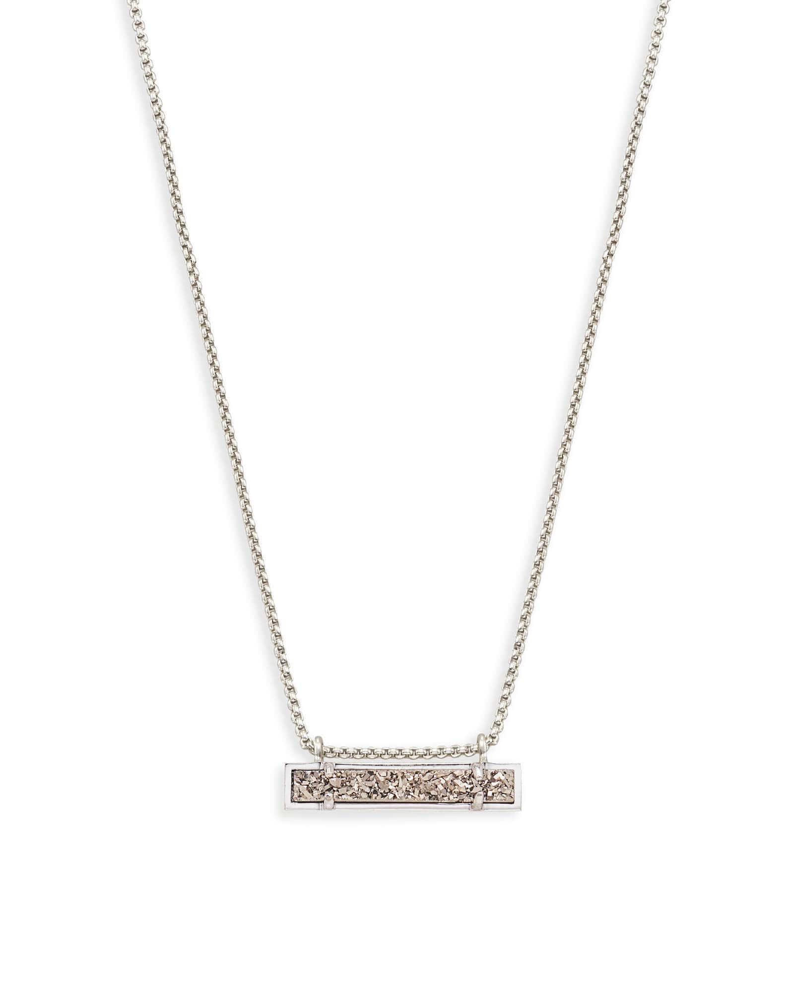 Leanor Pendant Necklace in Silver