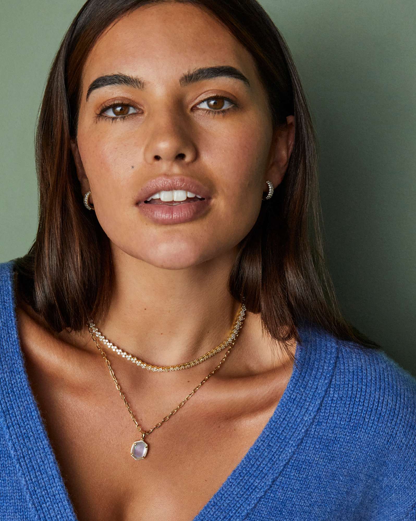 Daphne Gold Pave Frame Short Pendant Necklace in Iridescent Ivory Illusion